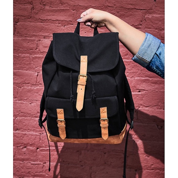 Backpack - Picture 6 of 7